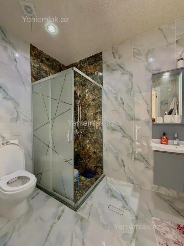 Satılır 4 otaqlı həyət evi 200 m²