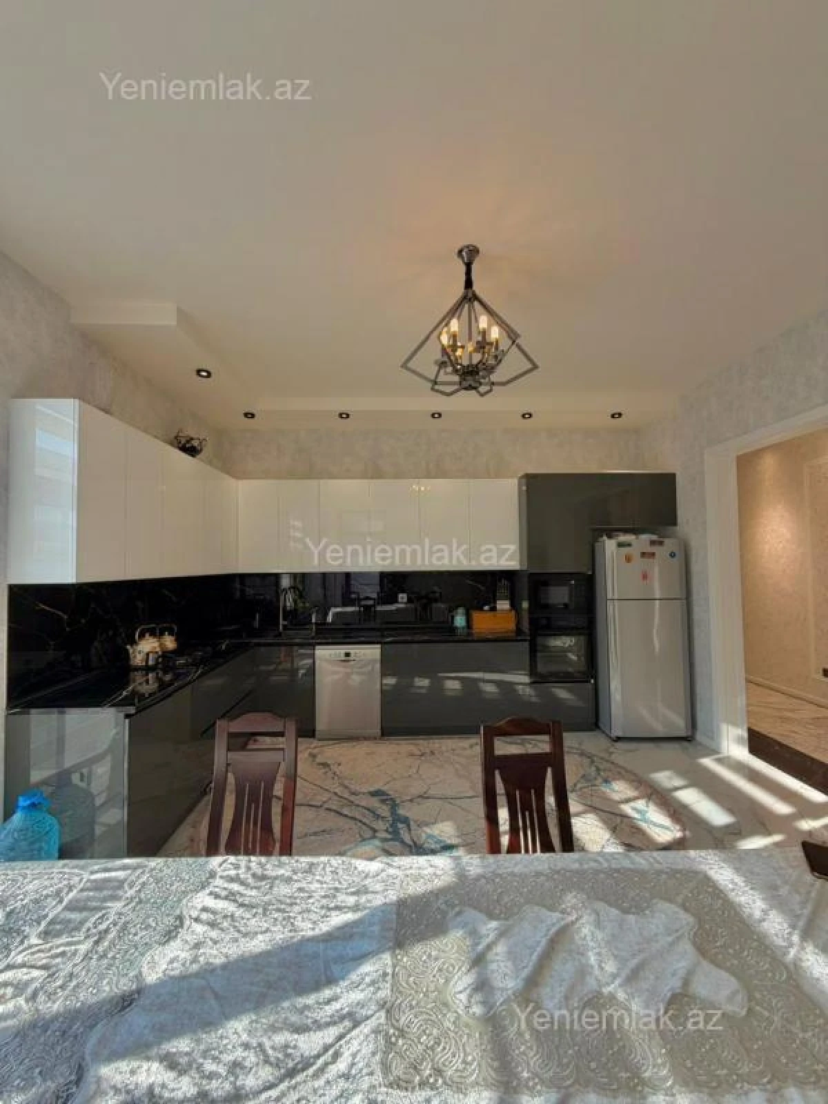 Satılır 4 otaqlı həyət evi 200 m²