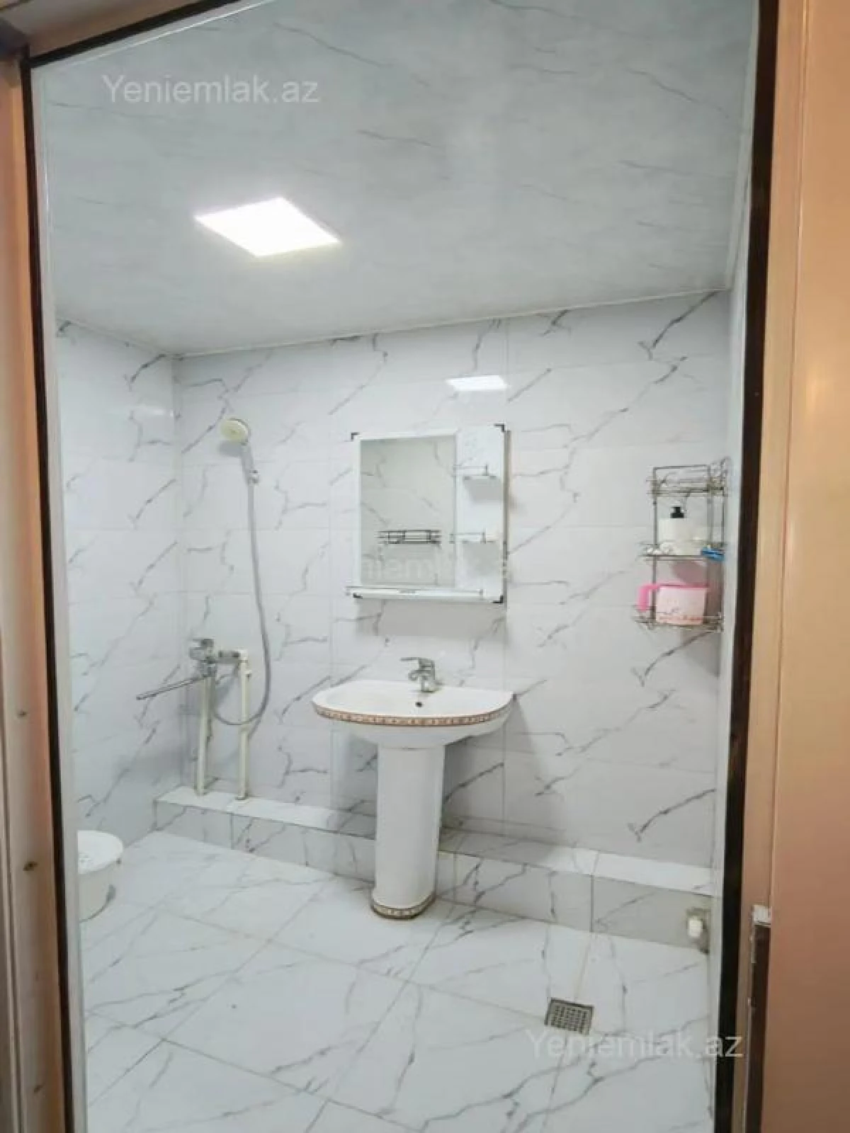 Satılır 2 otaqlı köhnə tikili 55 m²