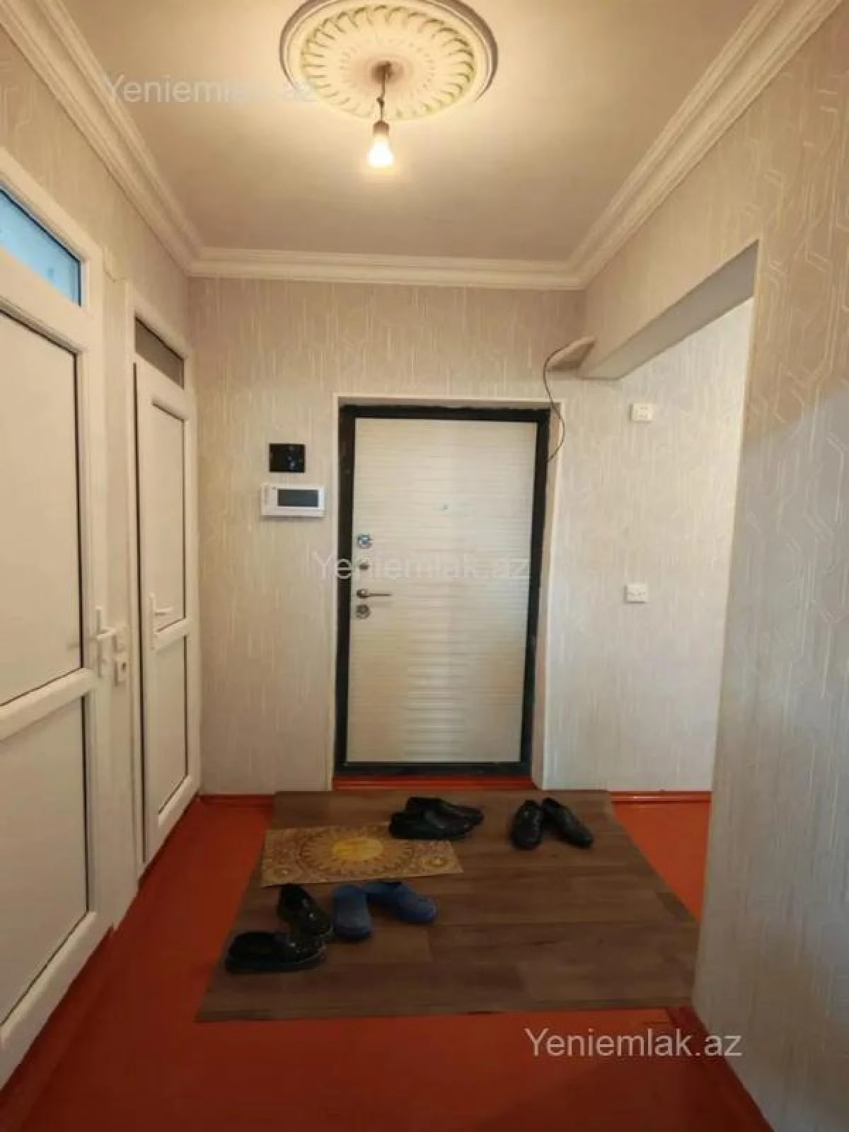 Satılır 2 otaqlı köhnə tikili 55 m²