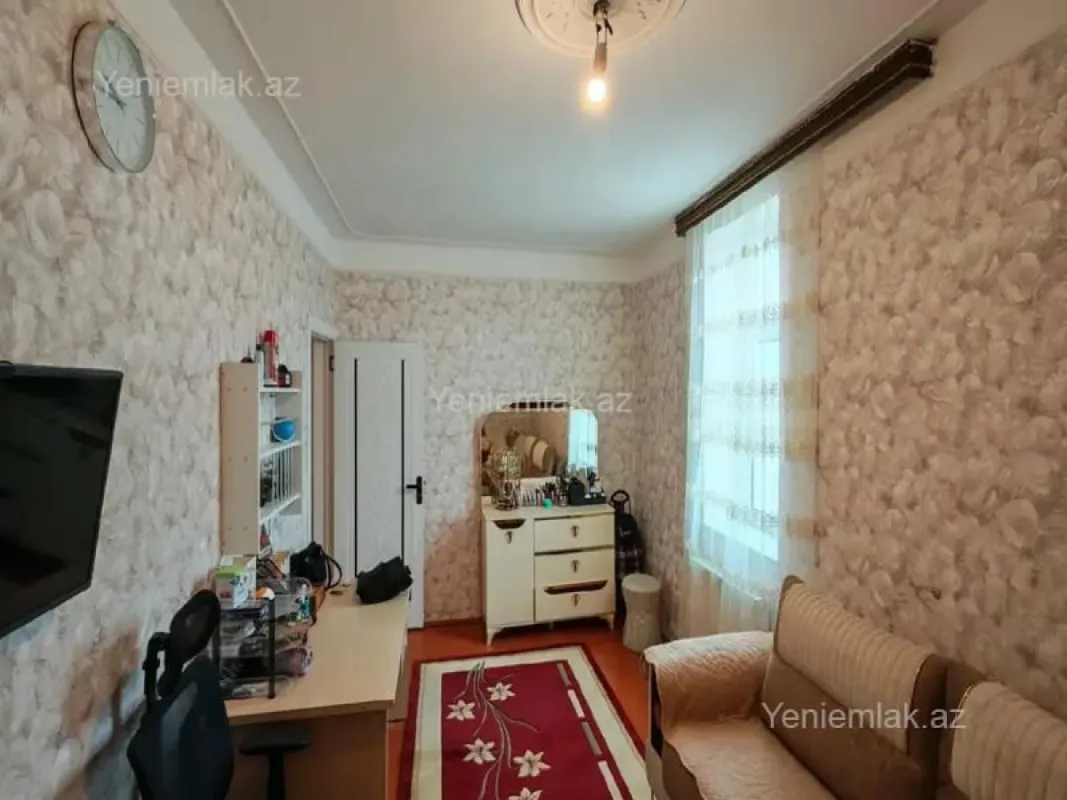 Satılır 2 otaqlı köhnə tikili 55 m²