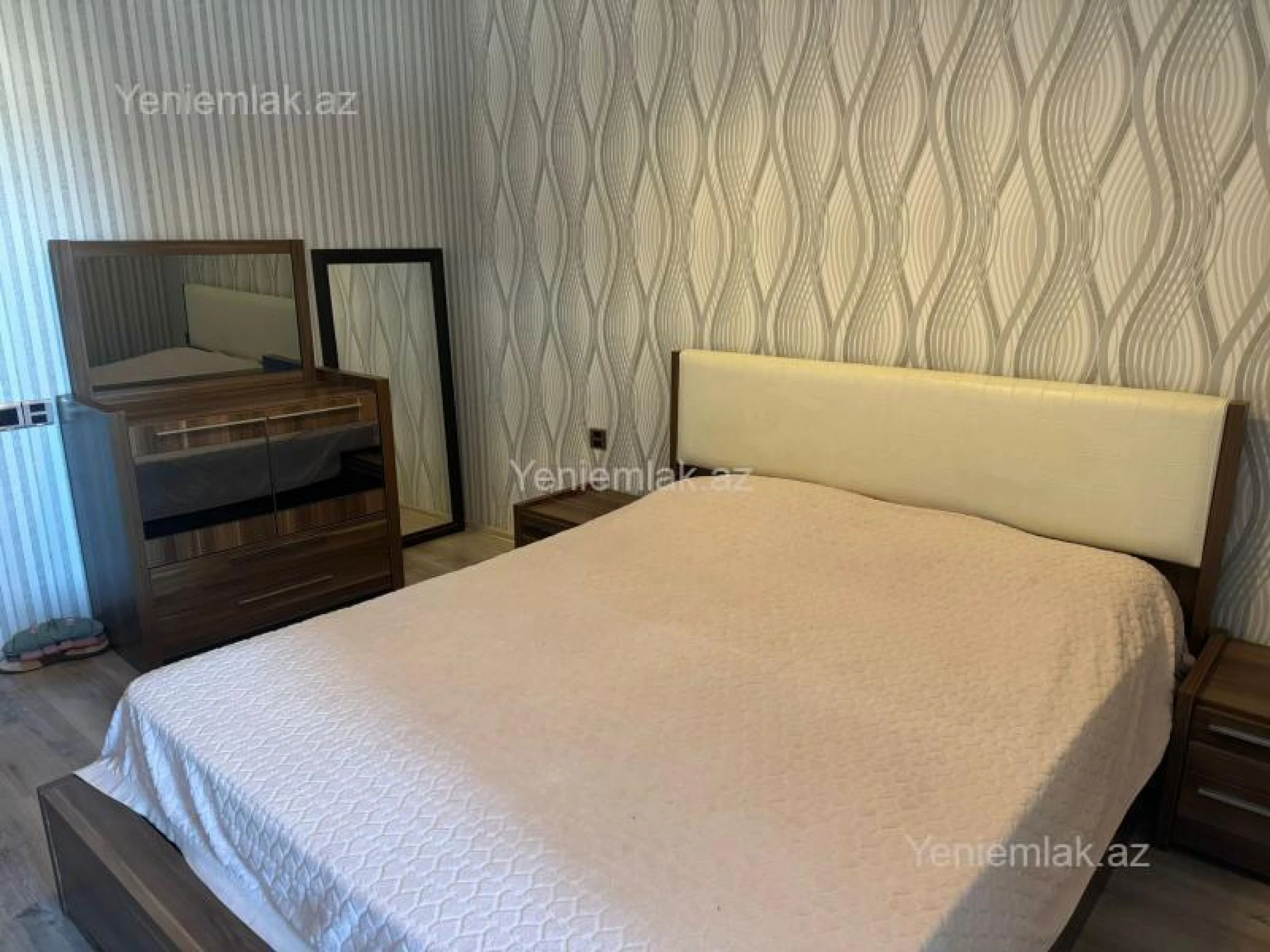 Satılır 2 otaqlı yeni tikili 93 m²
