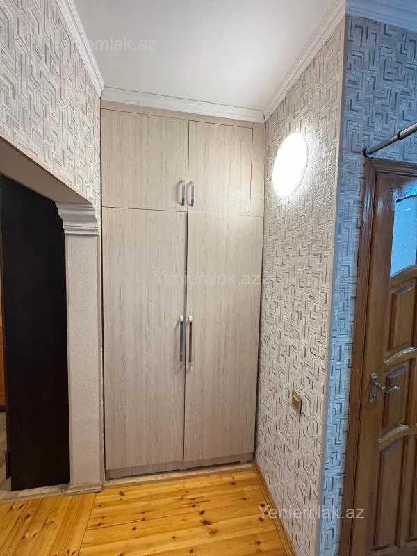 Satılır 2 otaqlı köhnə tikili 60 m²