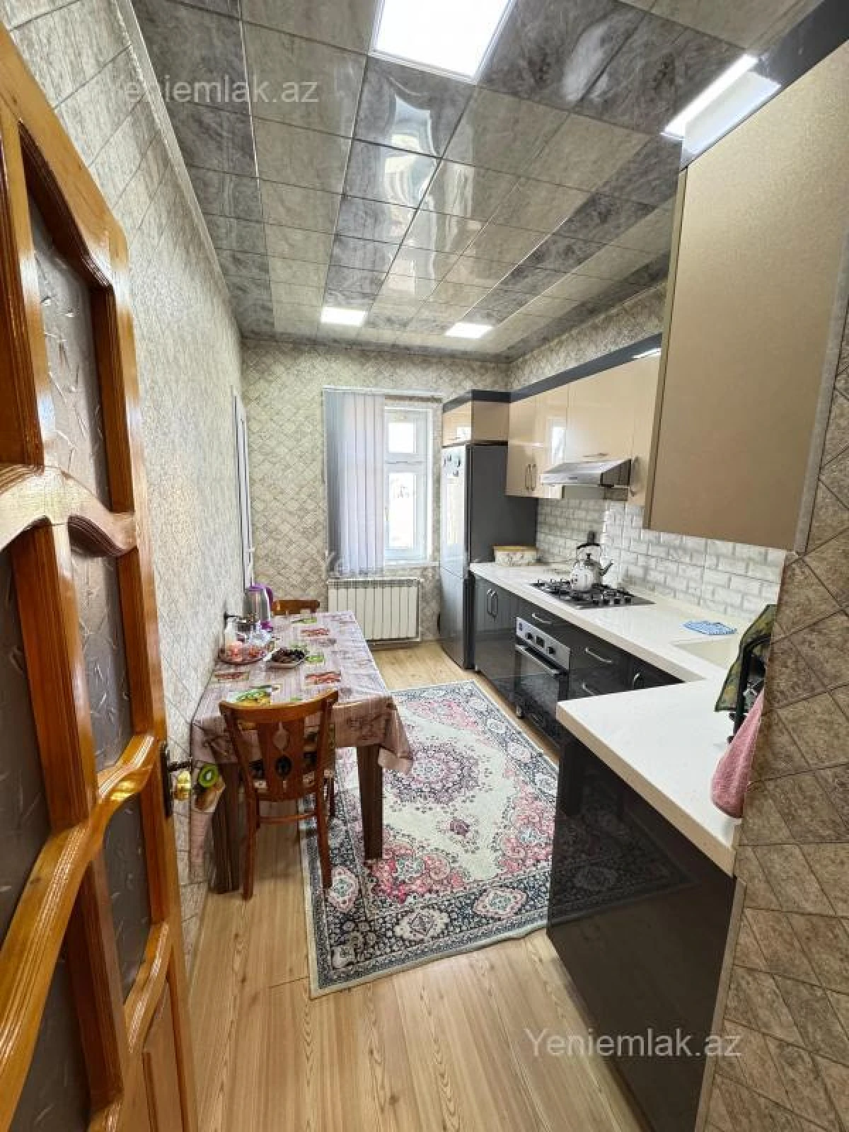 Satılır 2 otaqlı köhnə tikili 60 m²