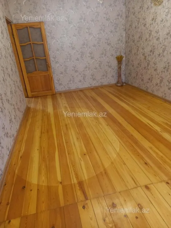 Satılır 2 otaqlı köhnə tikili 65 m²