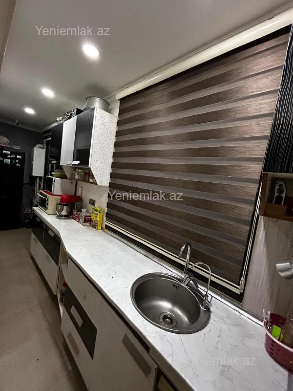 Satılır 3 otaqlı köhnə tikili 70 m²