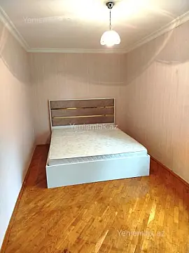 Satılır 2 otaqlı köhnə tikili 50 m²