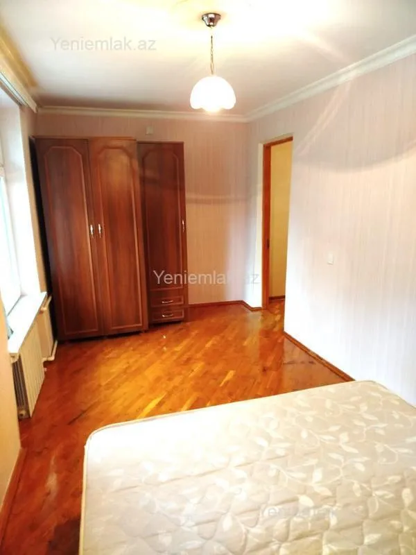 Satılır 2 otaqlı köhnə tikili 50 m²