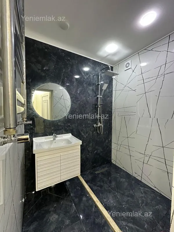 Satılır 2 otaqlı köhnə tikili 60 m²