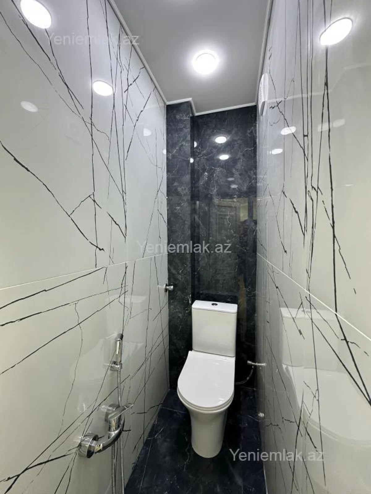 Satılır 2 otaqlı köhnə tikili 60 m²