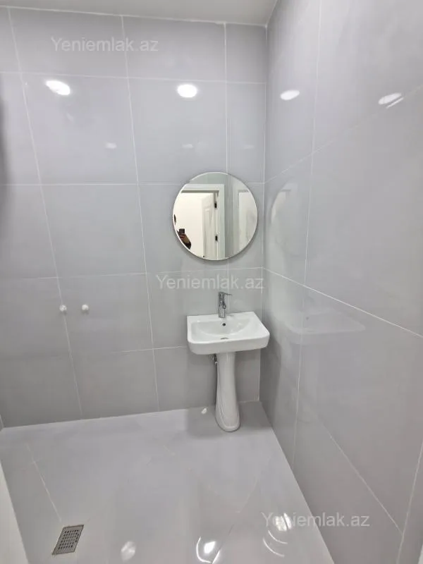 Satılır 1 otaqlı ofis 68 m²