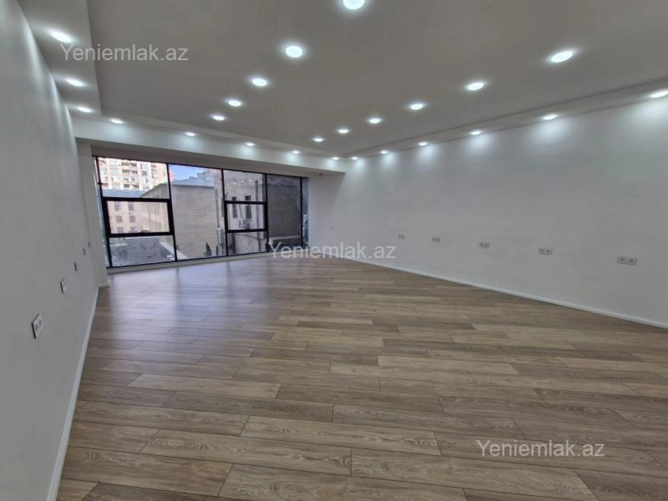 Satılır 1 otaqlı ofis 68 m²
