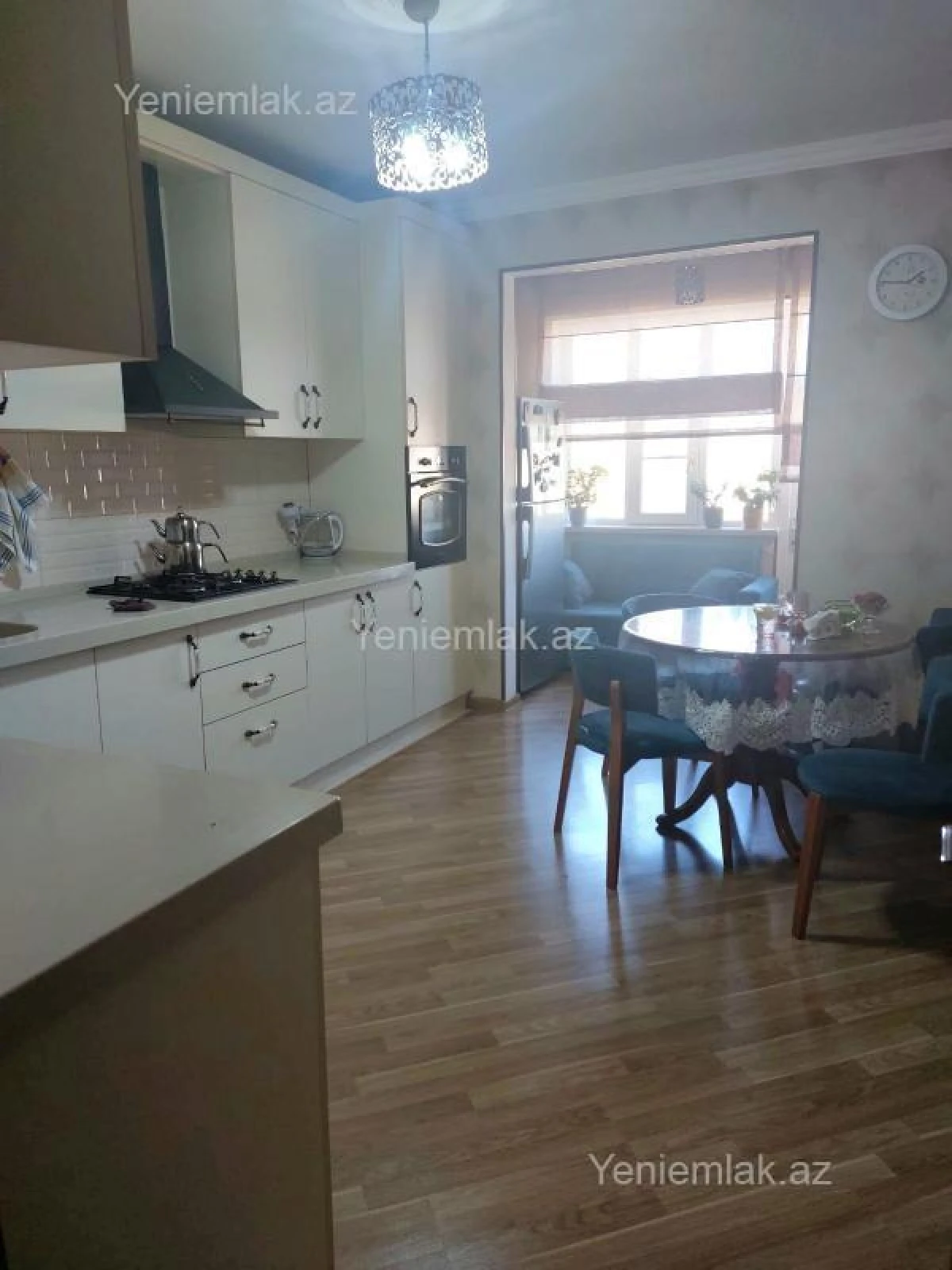 Satılır 4 otaqlı köhnə tikili 120 m²