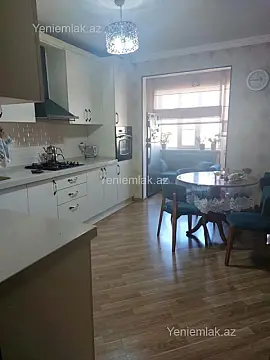 Satılır 4 otaqlı köhnə tikili 120 m²
