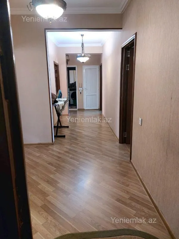 Satılır 4 otaqlı köhnə tikili 120 m²