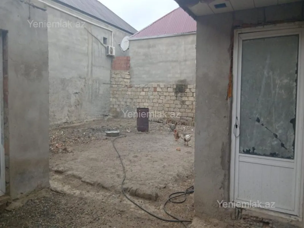 Satılır 4 otaqlı həyət evi 100 m²