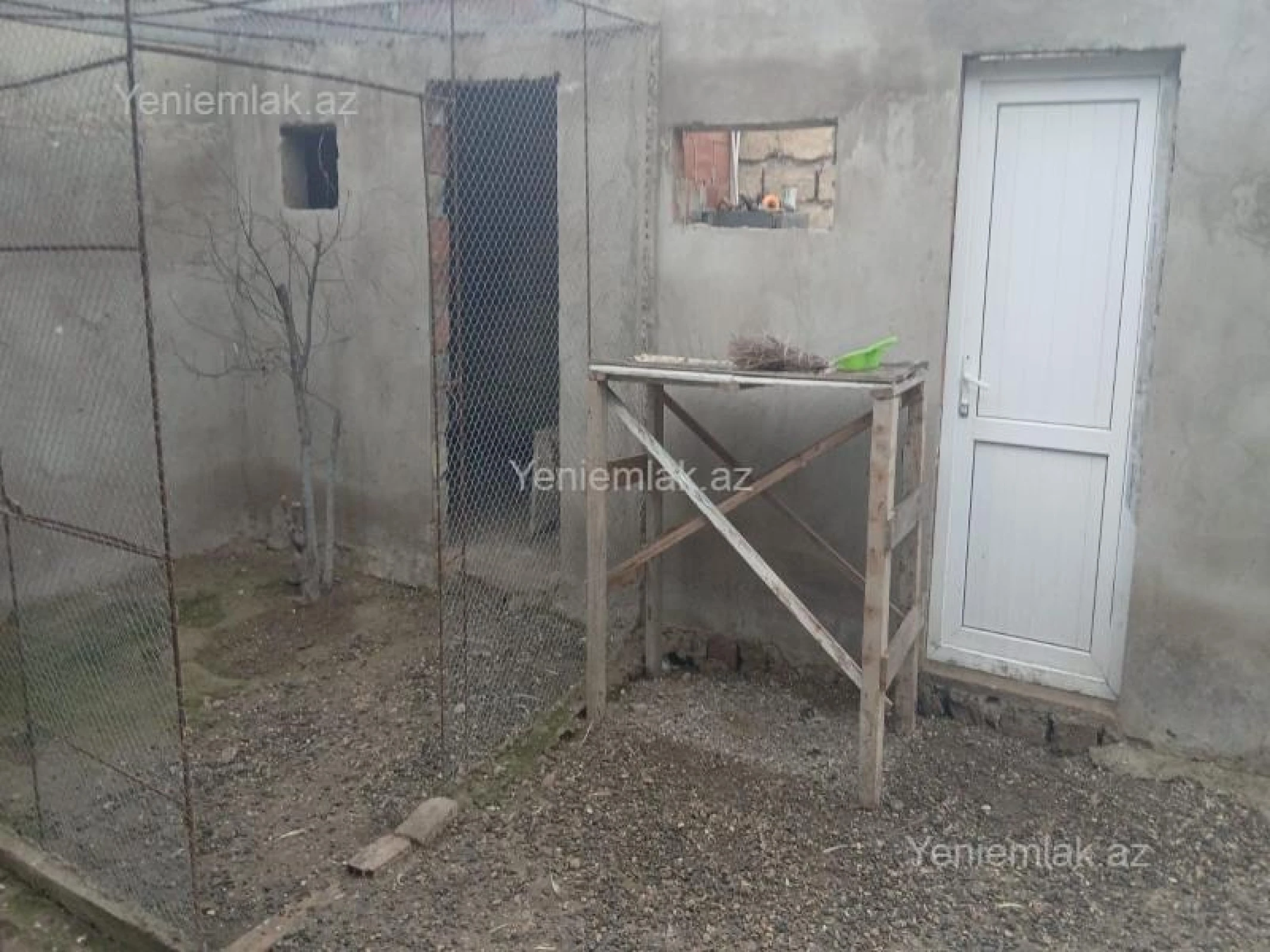 Satılır 4 otaqlı həyət evi 100 m²