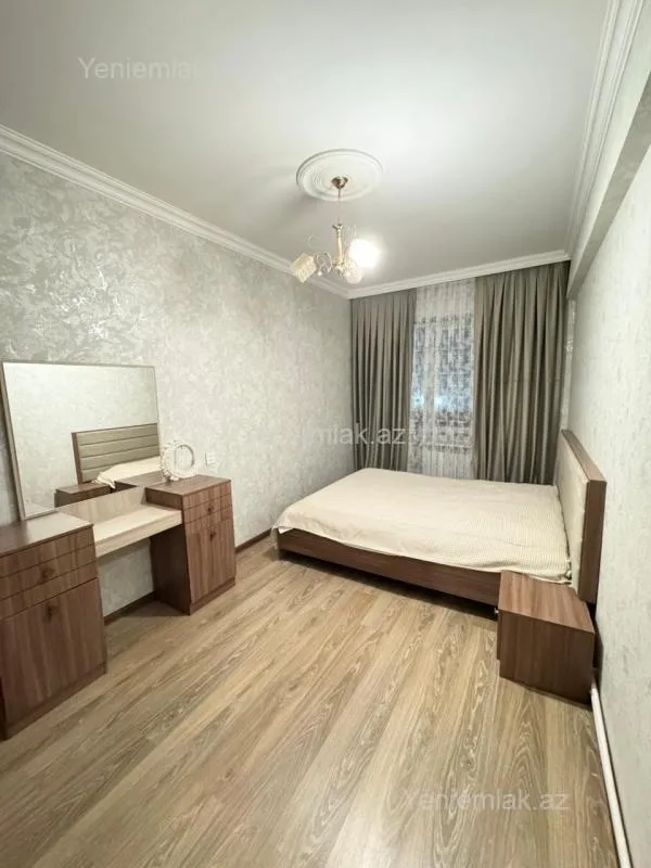Satılır 2 otaqlı köhnə tikili 60 m²