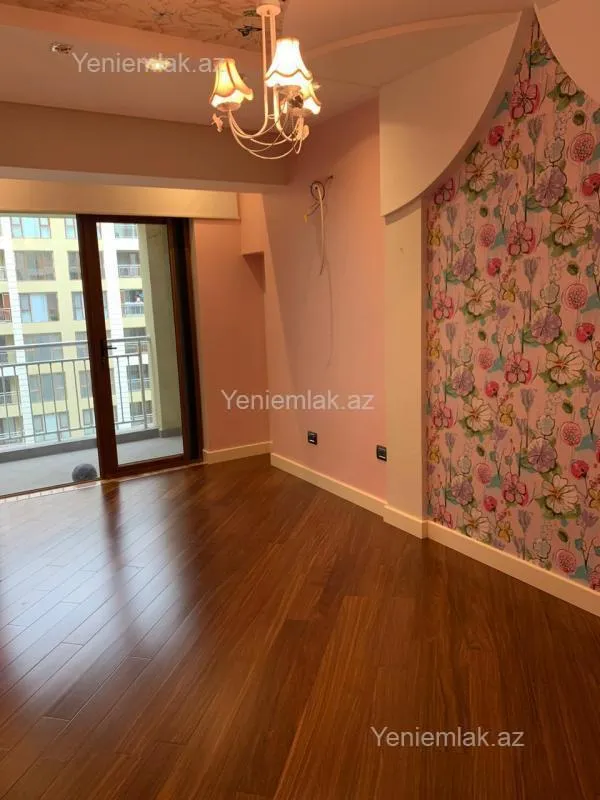 Satılır 5 otaqlı yeni tikili 282 m²
