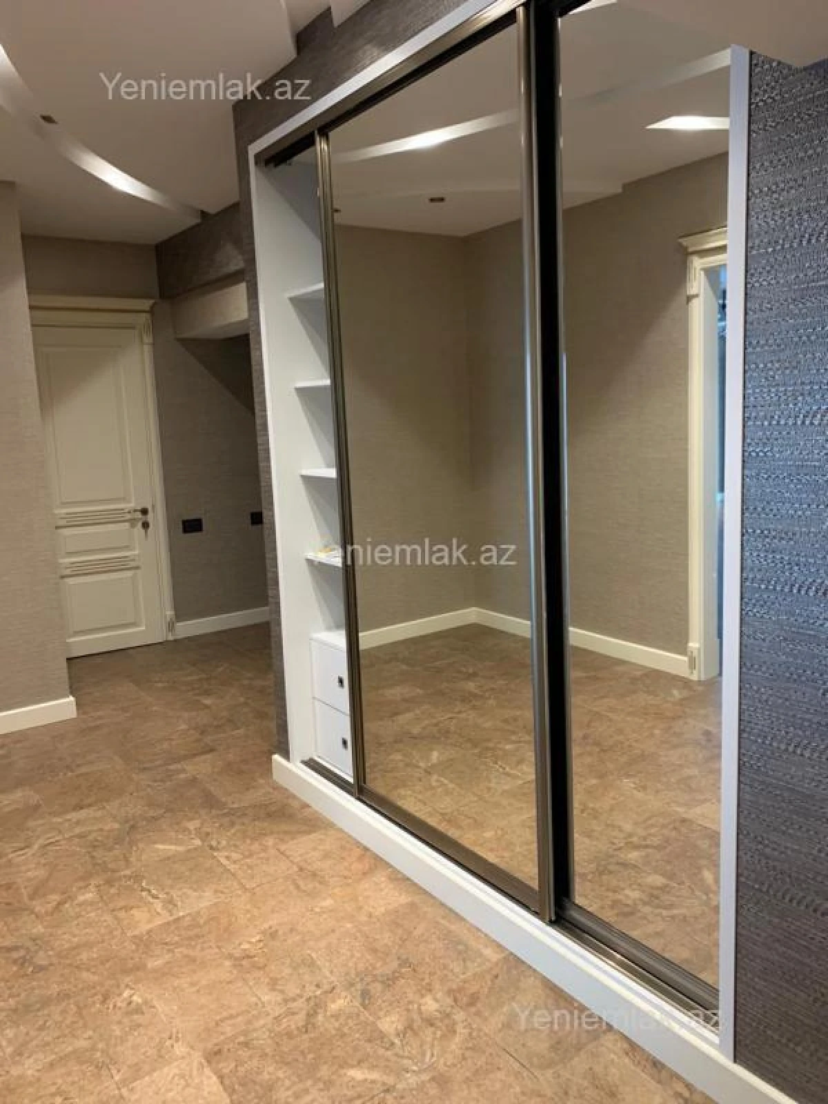 Satılır 5 otaqlı yeni tikili 282 m²