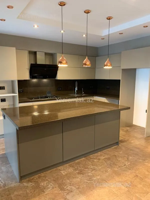 Satılır 5 otaqlı yeni tikili 282 m²