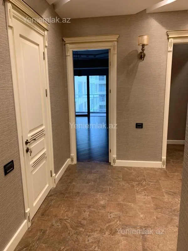 Satılır 5 otaqlı yeni tikili 282 m²