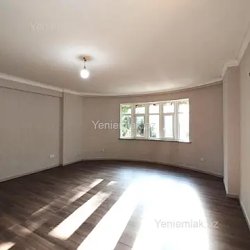 Satılır 4 otaqlı ofis 164 m²