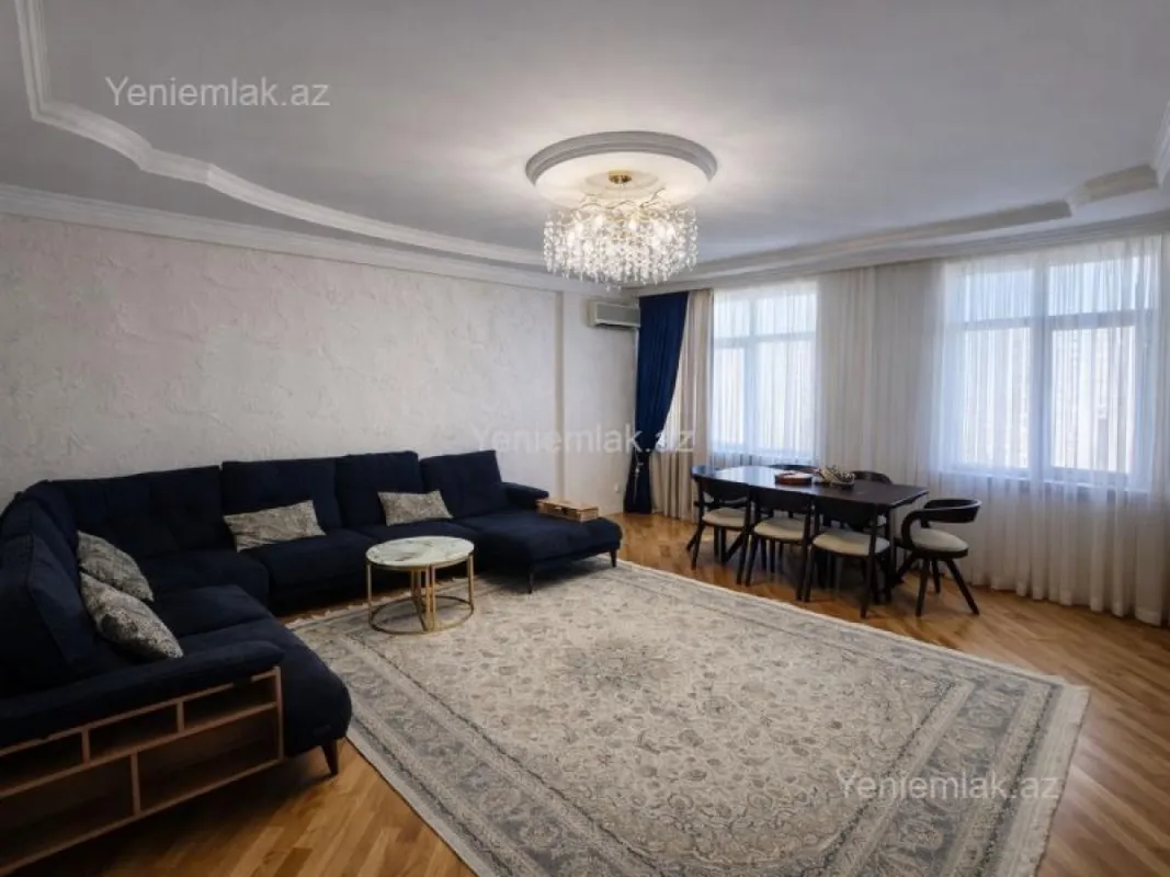 Satılır 3 otaqlı yeni tikili 130 m²