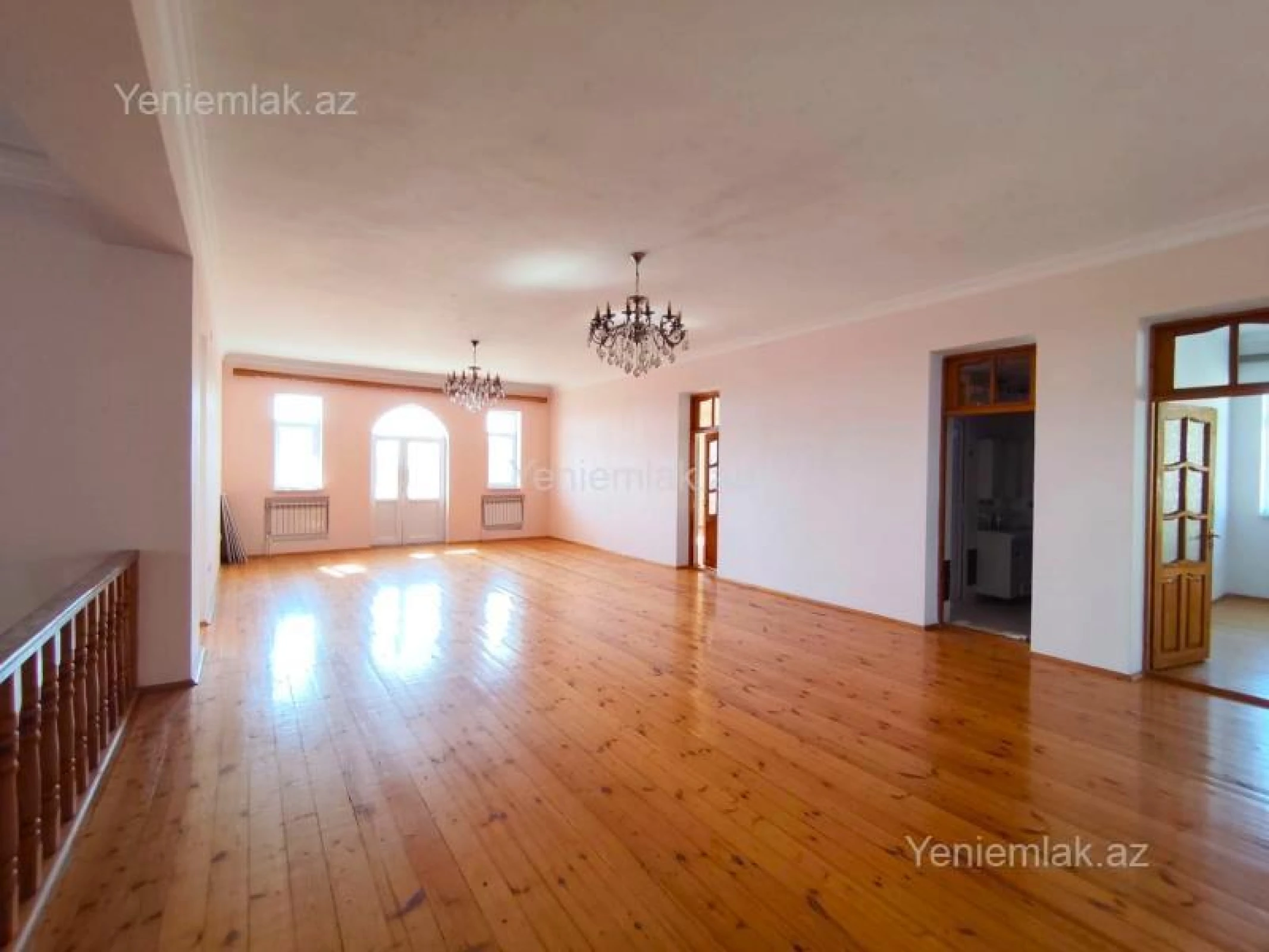 Satılır 9 otaqlı həyət evi 386.8 m²