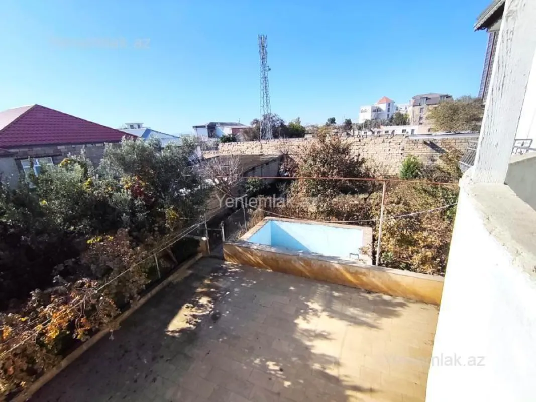 Satılır 9 otaqlı həyət evi 386.8 m²