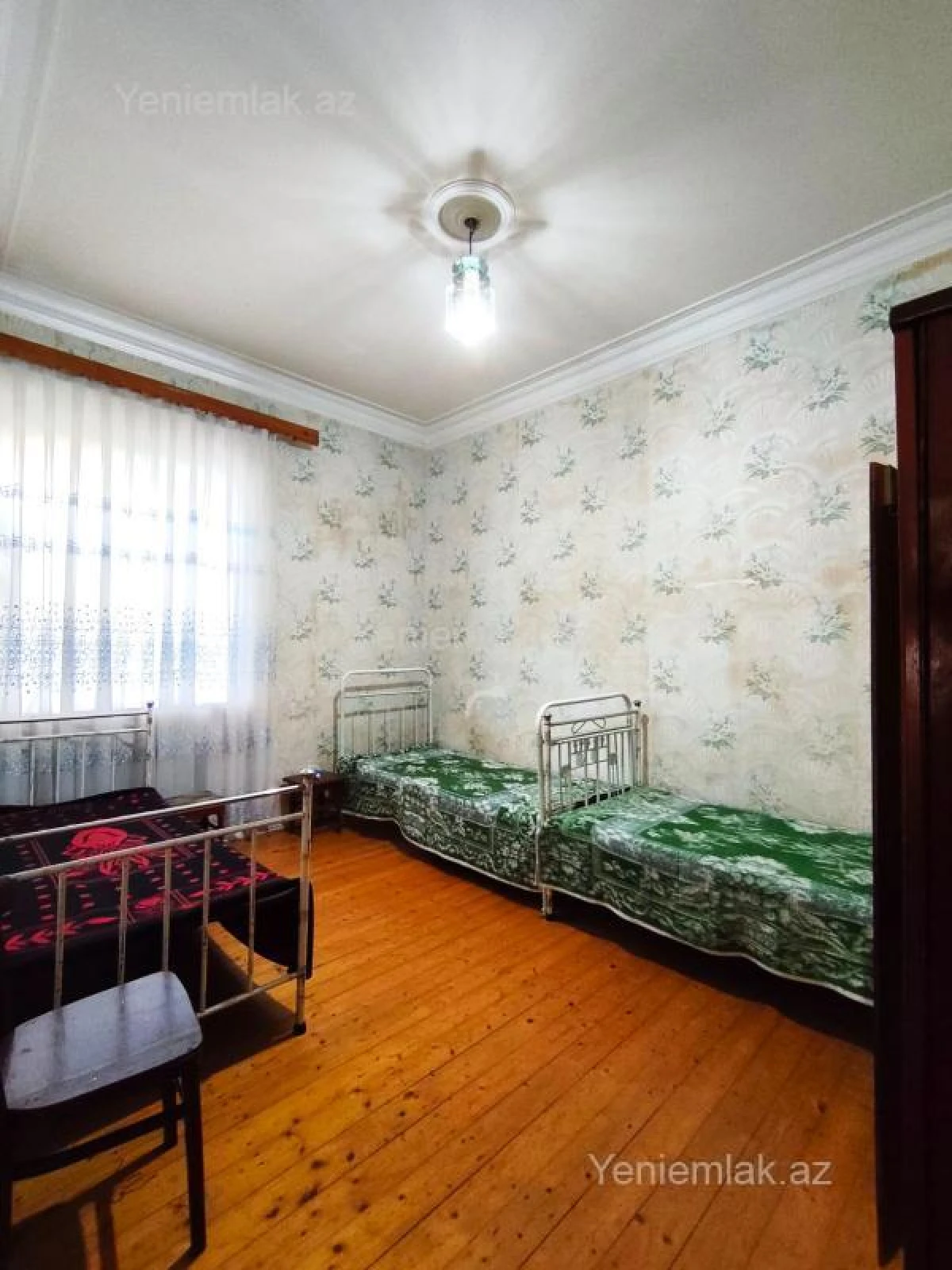 Satılır 9 otaqlı həyət evi 386.8 m²