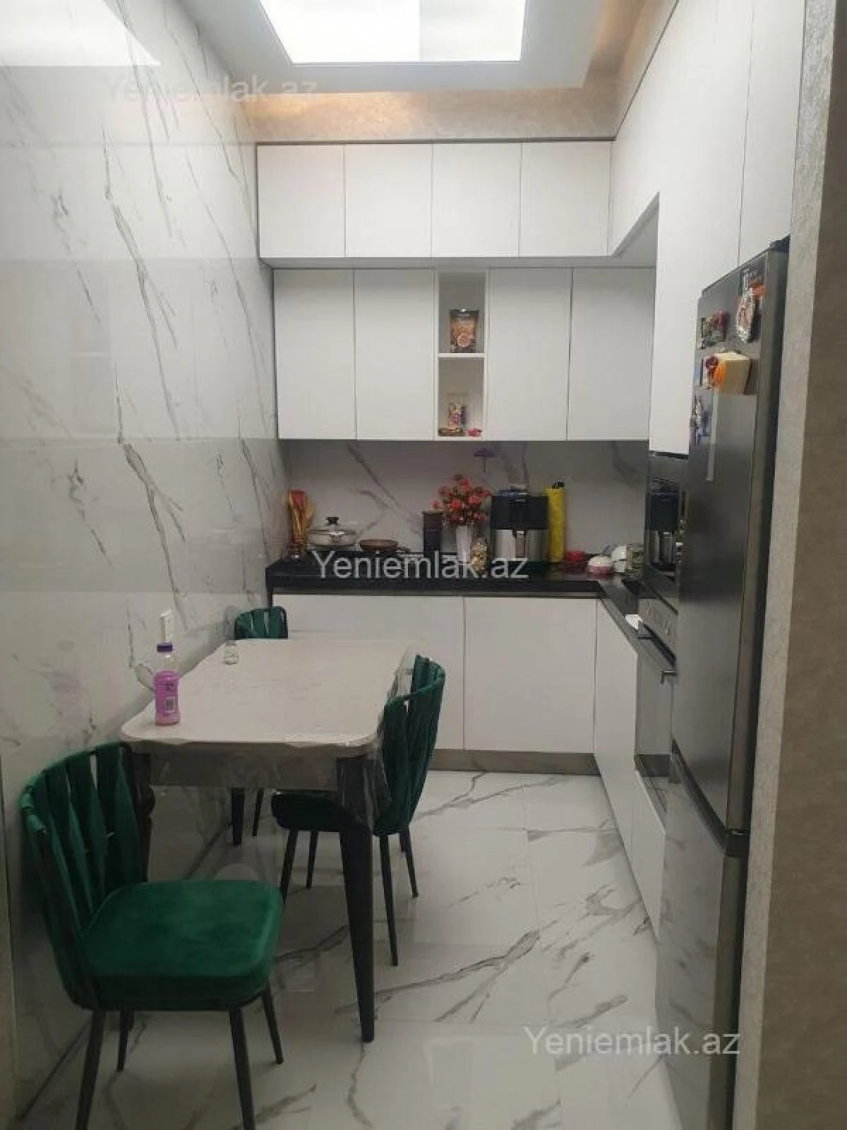 Satılır 2 otaqlı yeni tikili 72 m²