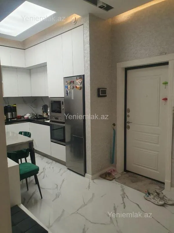 Satılır 2 otaqlı yeni tikili 72 m²