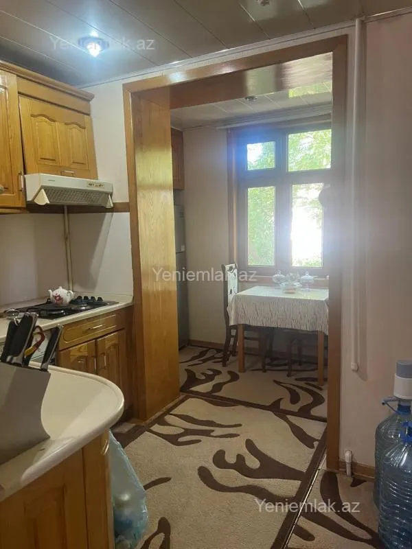Satılır 3 otaqlı köhnə tikili 85 m²