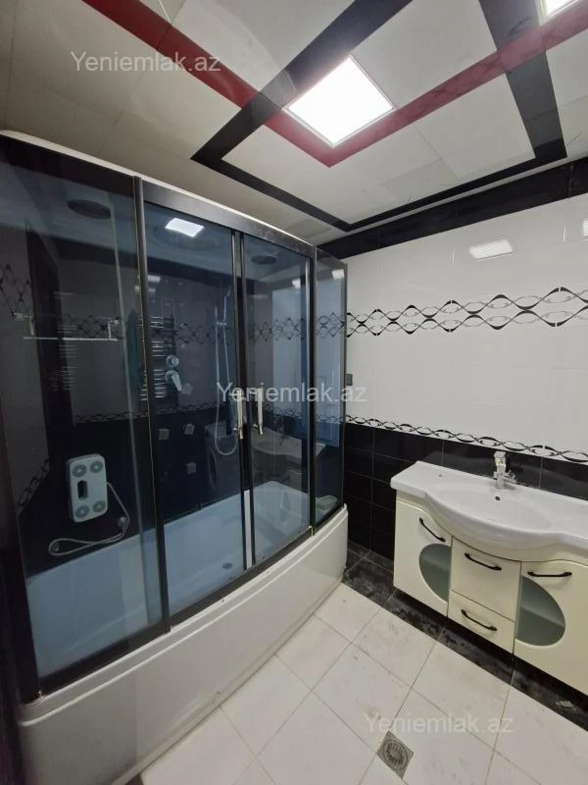 Satılır 3 otaqlı yeni tikili 117 m²