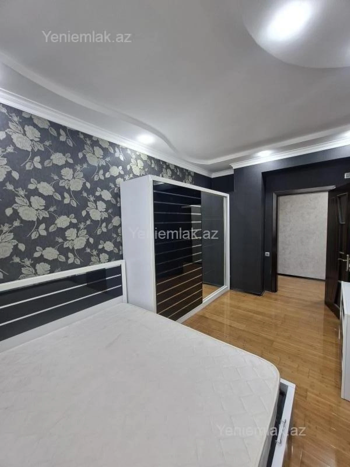Satılır 3 otaqlı yeni tikili 117 m²