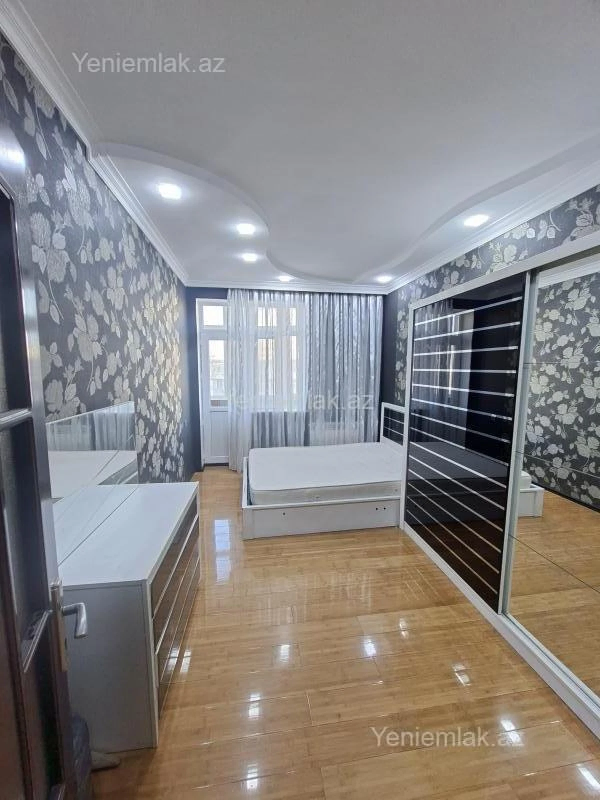 Satılır 3 otaqlı yeni tikili 117 m²