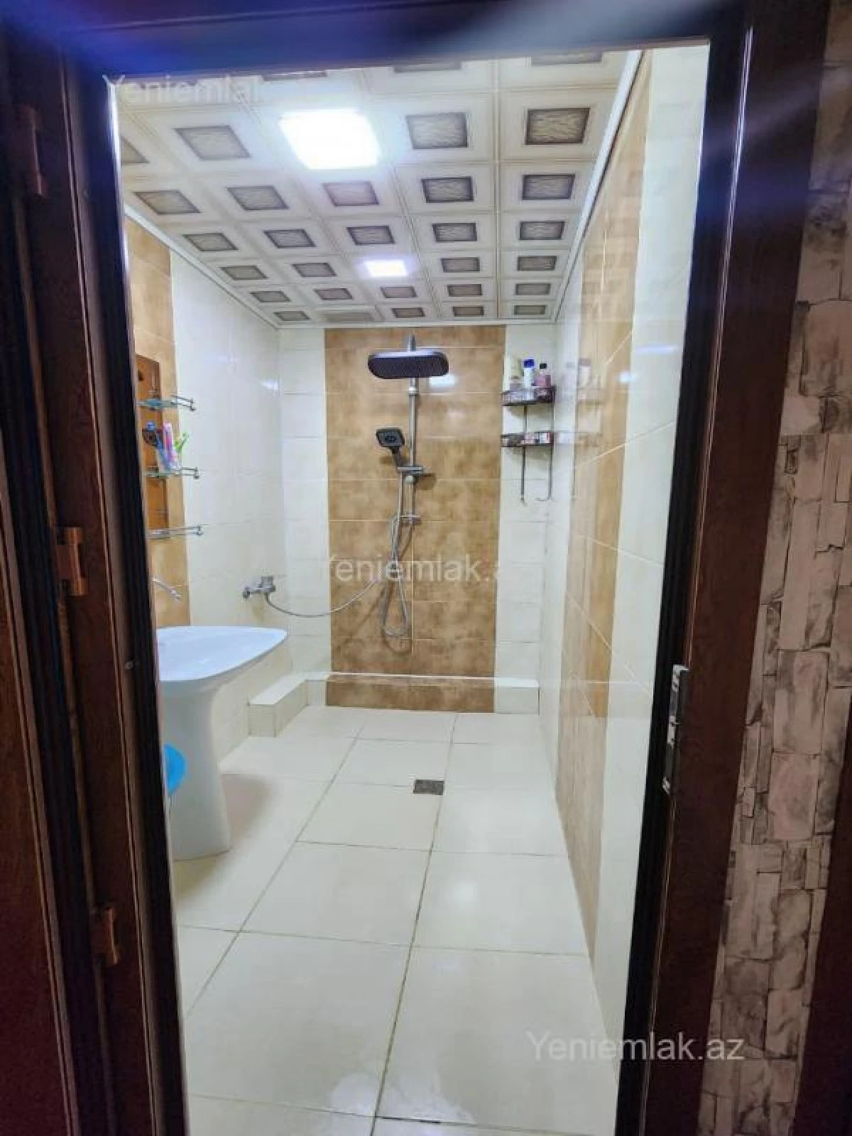 Satılır 5 otaqlı köhnə tikili 120 m²