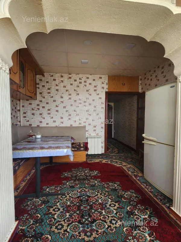 Satılır 5 otaqlı köhnə tikili 120 m²