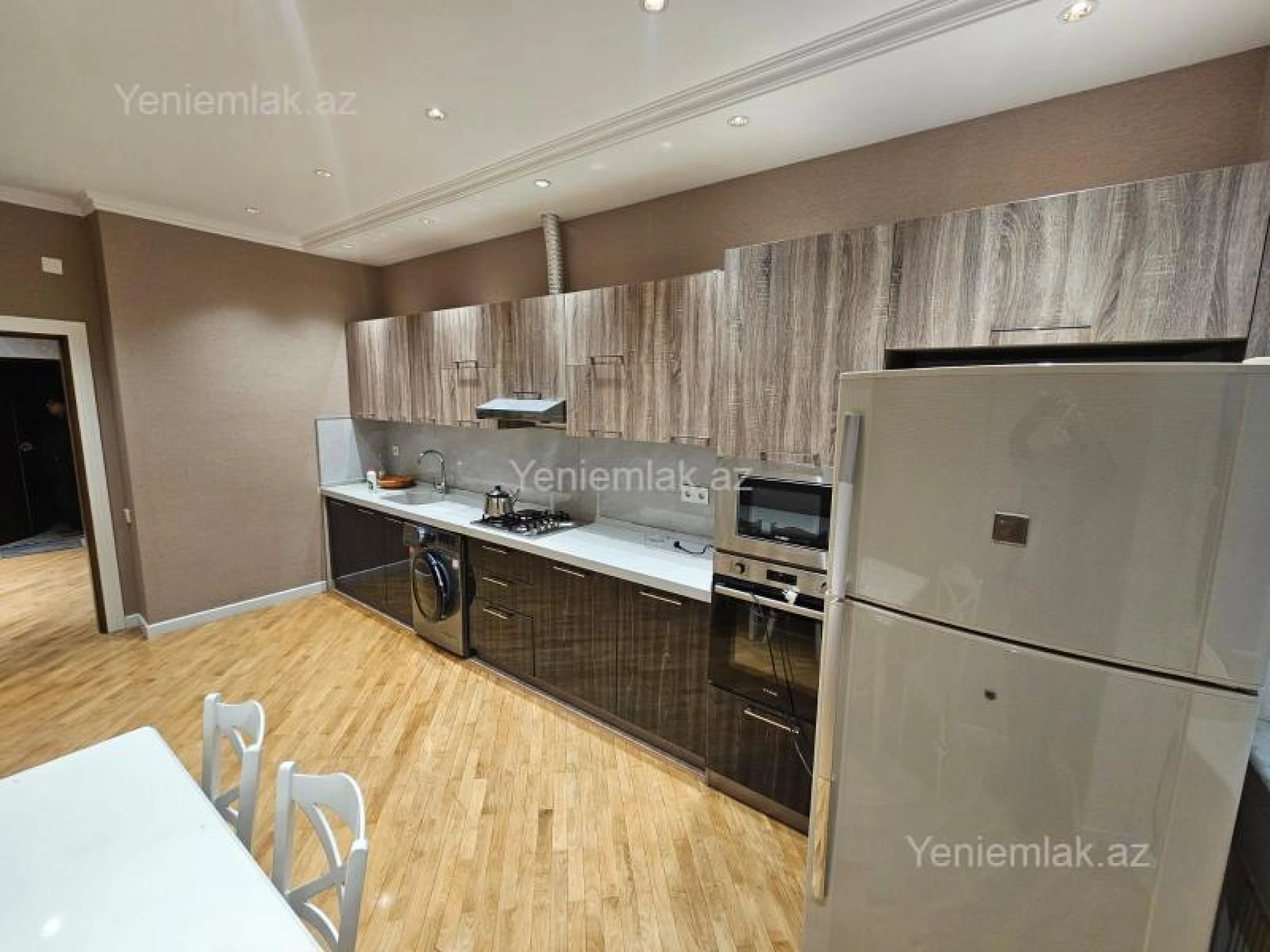 Satılır 9 otaqlı yeni tikili 223 m²