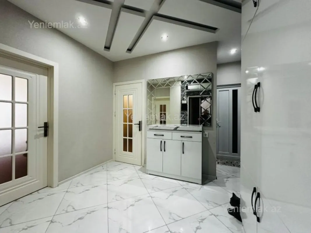 Satılır 3 otaqlı yeni tikili 77 m²