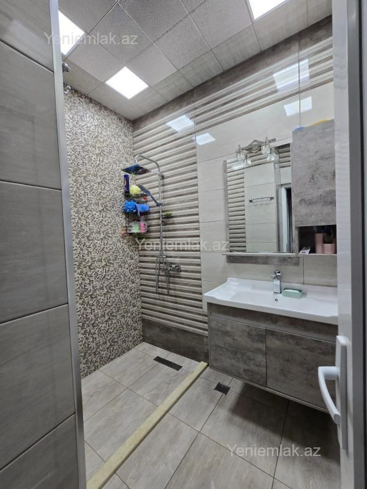 Satılır 3 otaqlı yeni tikili 77 m²