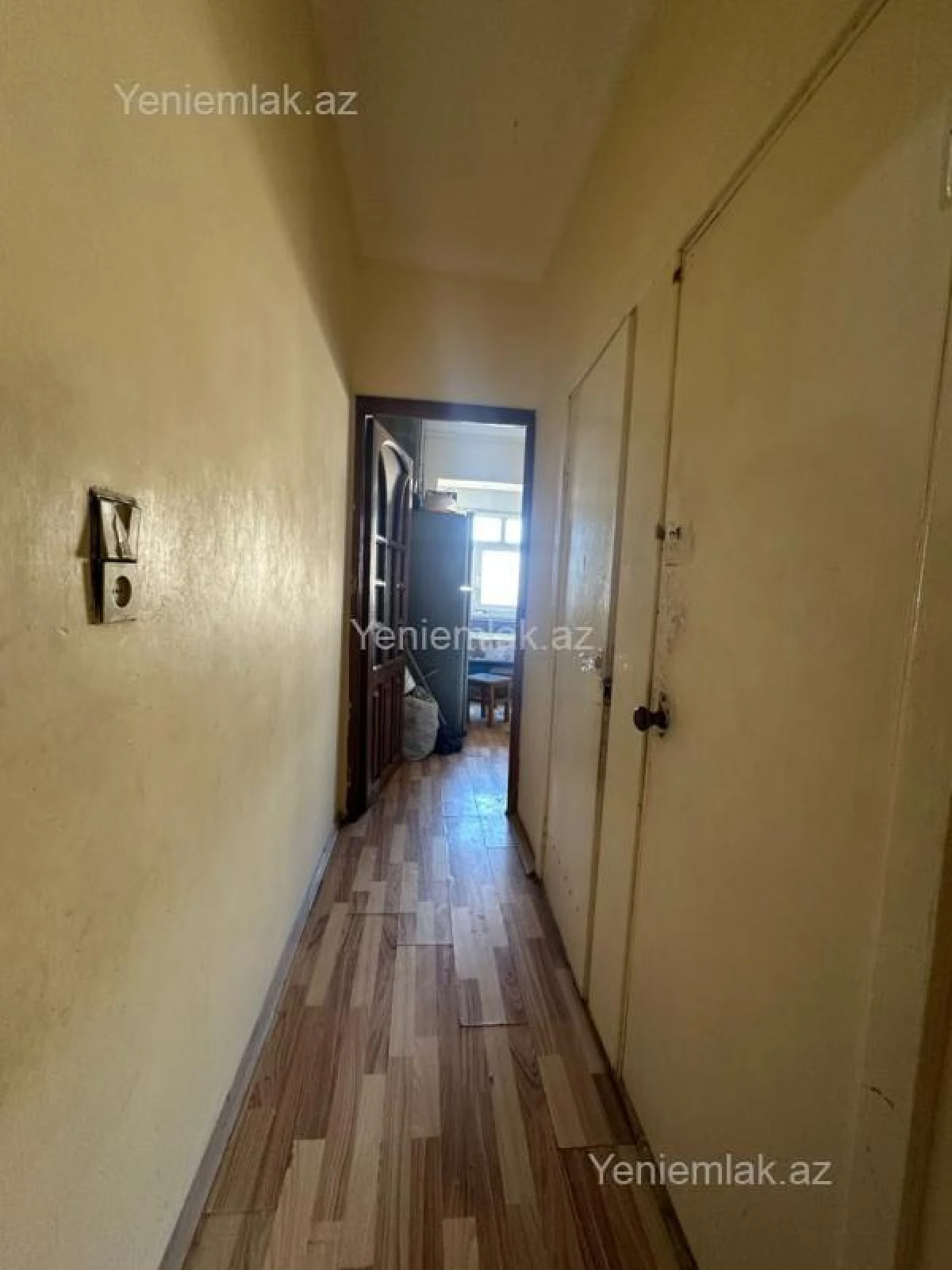 Satılır 3 otaqlı köhnə tikili 80 m²