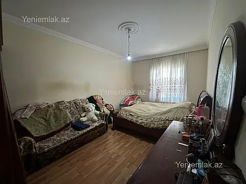 Satılır 3 otaqlı köhnə tikili 80 m²