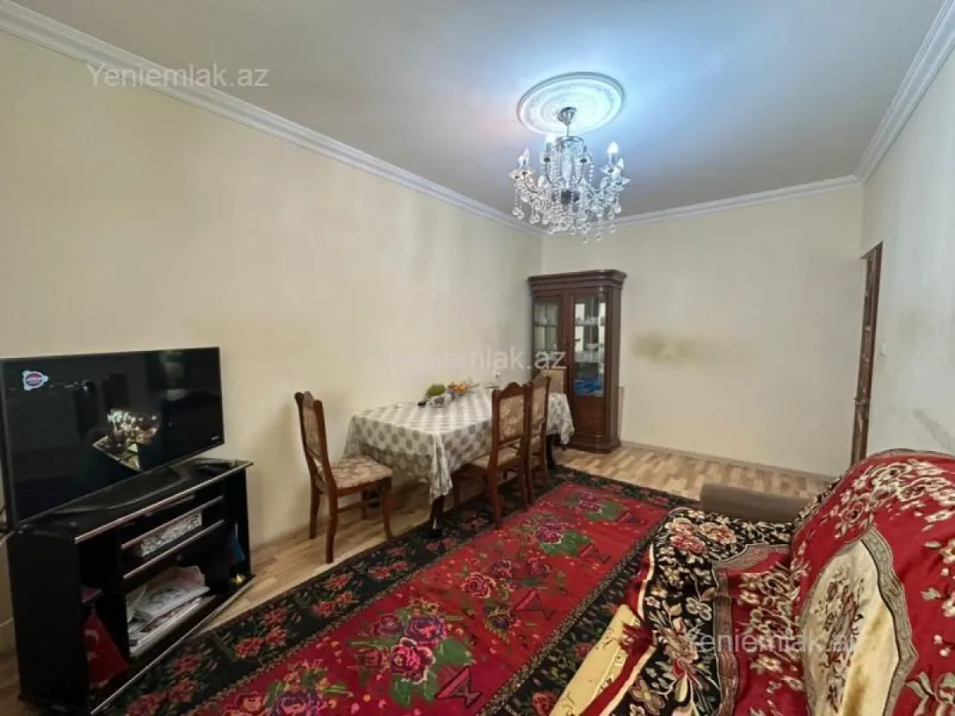 Satılır 3 otaqlı köhnə tikili 80 m²