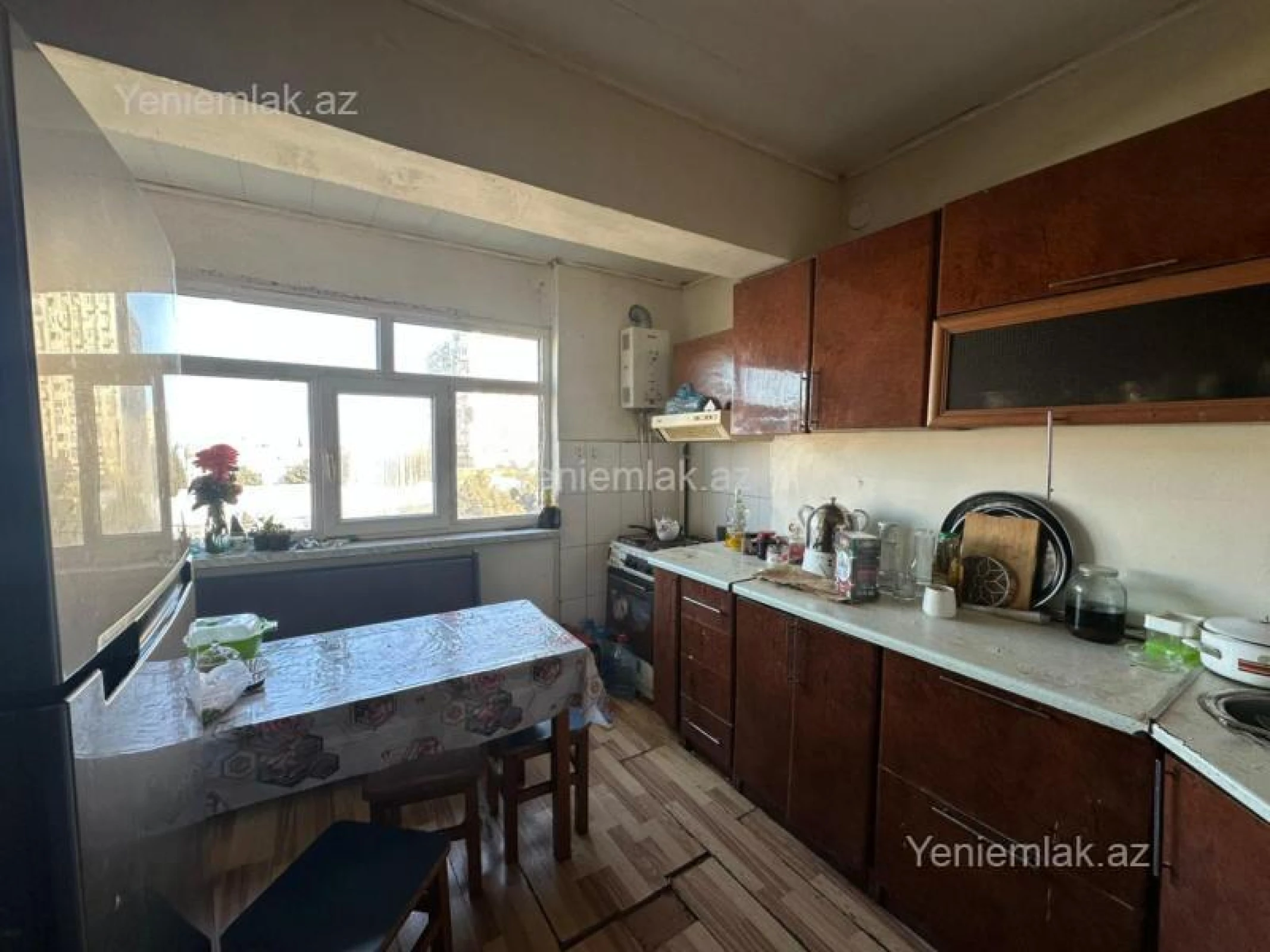 Satılır 3 otaqlı köhnə tikili 80 m²