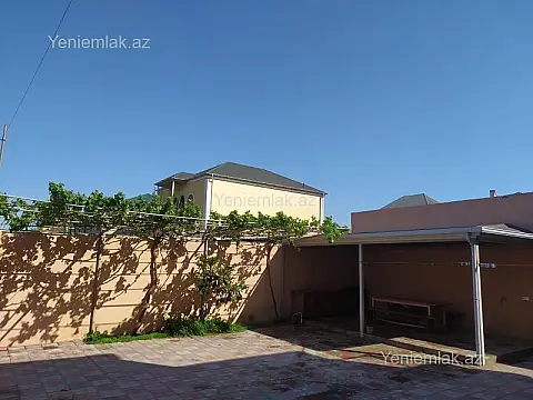 Satılır 4 otaqlı həyət evi 200 m²