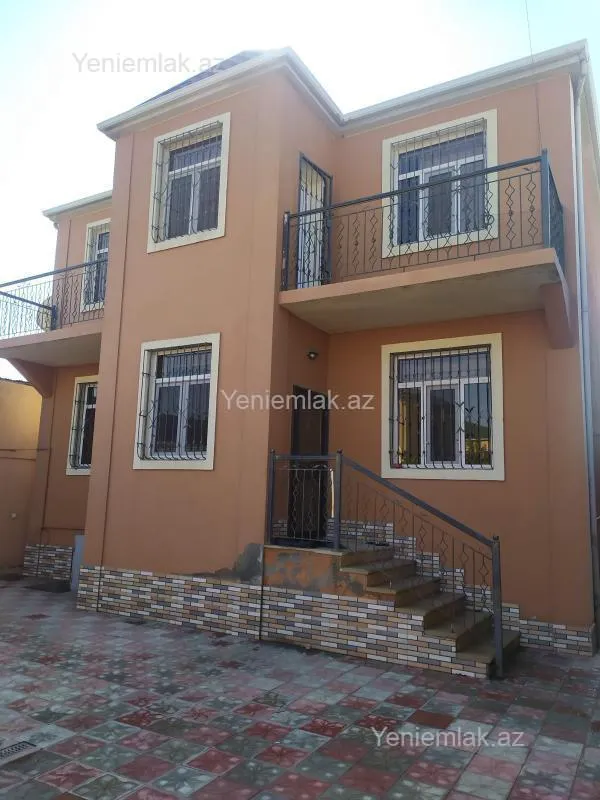 Satılır 4 otaqlı həyət evi 200 m²