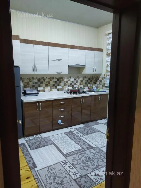 Satılır 4 otaqlı həyət evi 200 m²