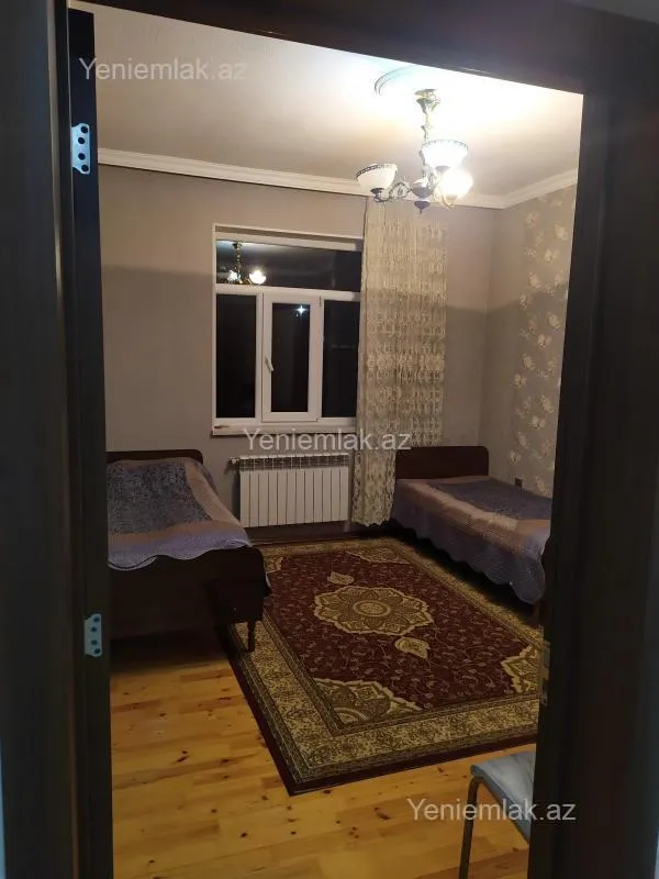 Satılır 4 otaqlı həyət evi 200 m²
